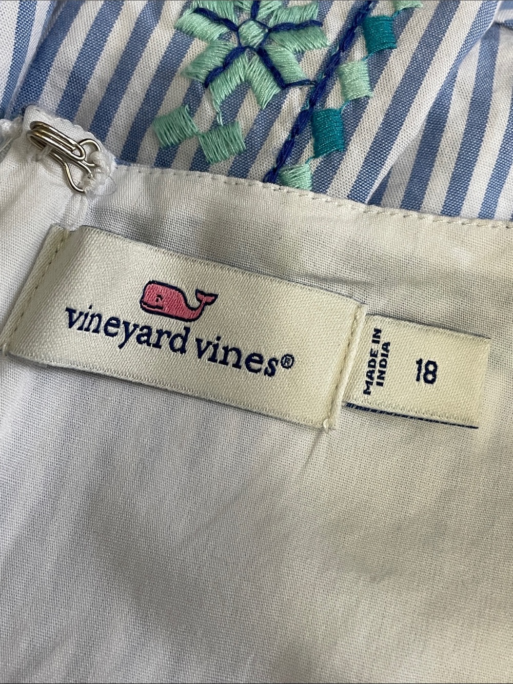 Vineyard Vines Pop Embroidered Hydrangea Stripe shift dress - Picture 4 of 6